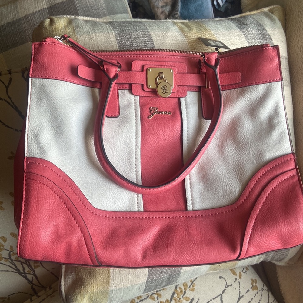 NWT Gorgeous Guess Handbag🤩😍